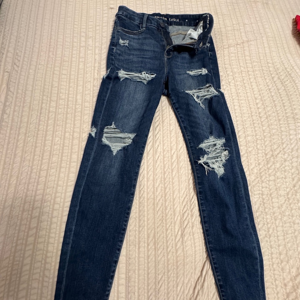 American Eagle Outfitters Women's Distressed Blue Jeans